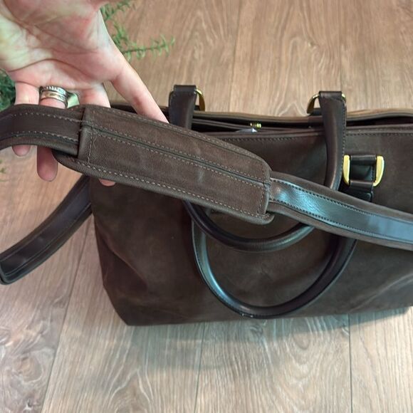 DIANE VON FURSTENBERG DVF FAUX SUEDE TRIPLE COMPARTMENT TRAVEL OVERNIGHT BAG EUC - Picture 9 of 14